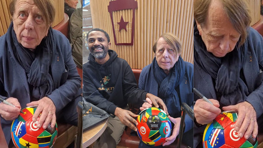 Un moment d’exception : le ballon AfricaUnited de IMPAKTY signé par Claude Le Roy