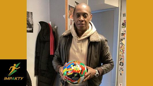 ⚽ Ballon AfricaUnited : Claudy Siar reçoit le ballon panafricain signé Impakty (Actualité Exclusivité)